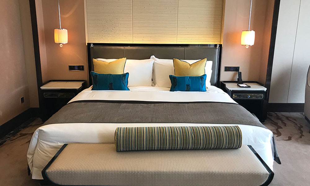 上海雷竞技app苹果官网下载
-酒店实木床买什么规格的好一些？